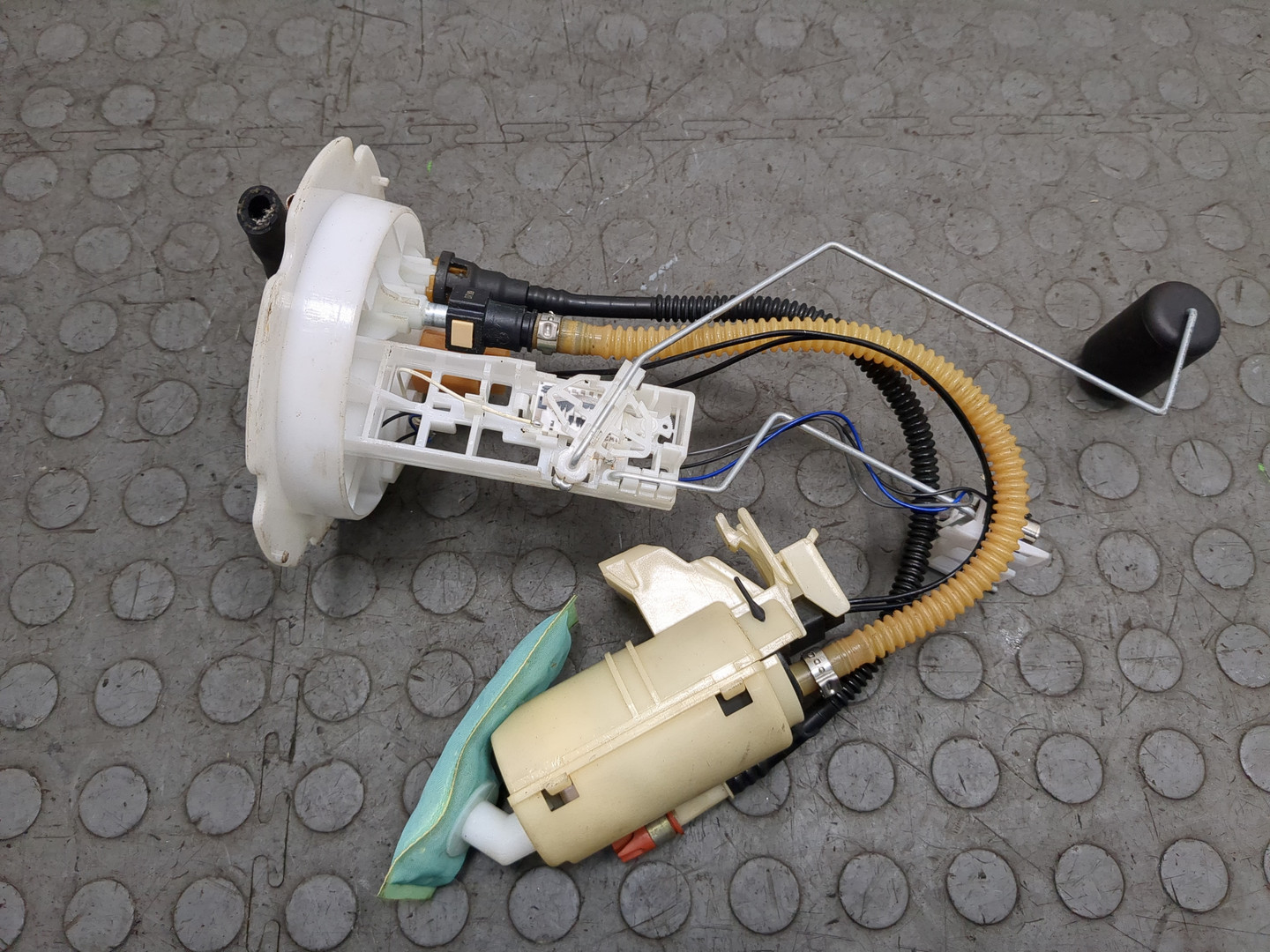 Насос топливный электрический