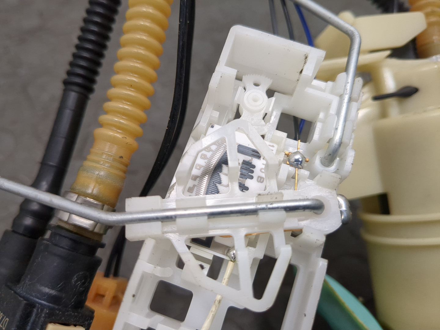 Насос топливный электрический