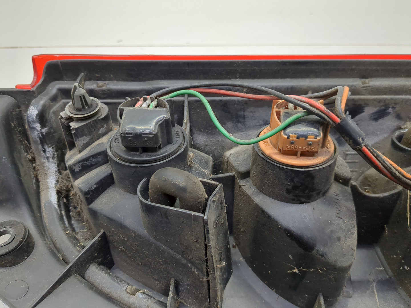 Фонарь задний левый