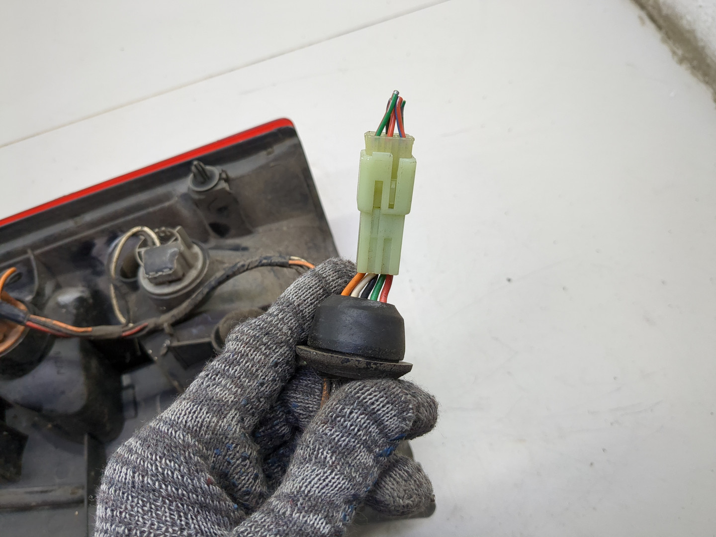 Фонарь задний левый