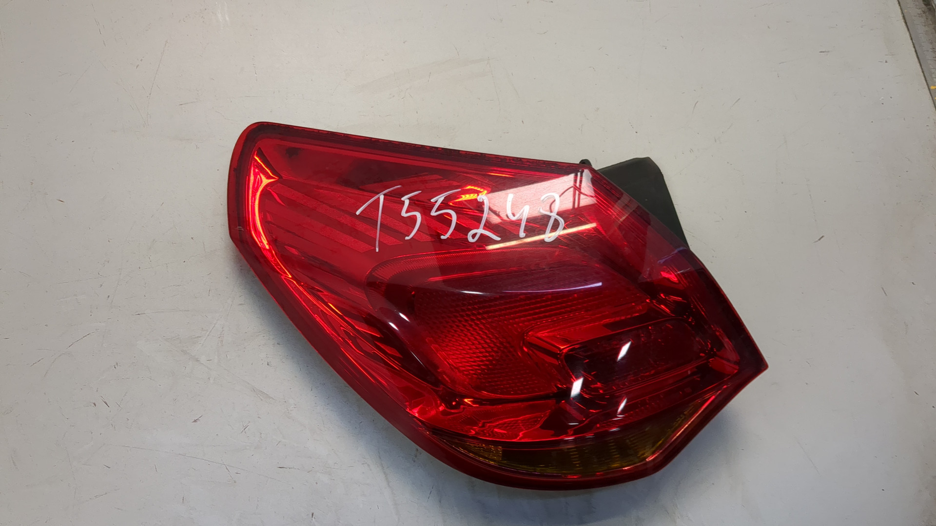 Фонарь задний левый