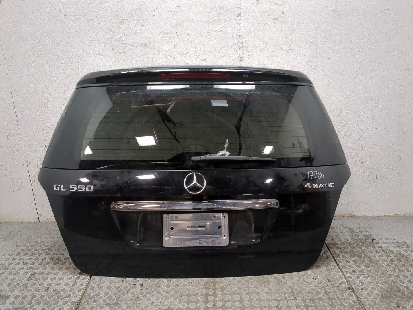 Дверь багажника