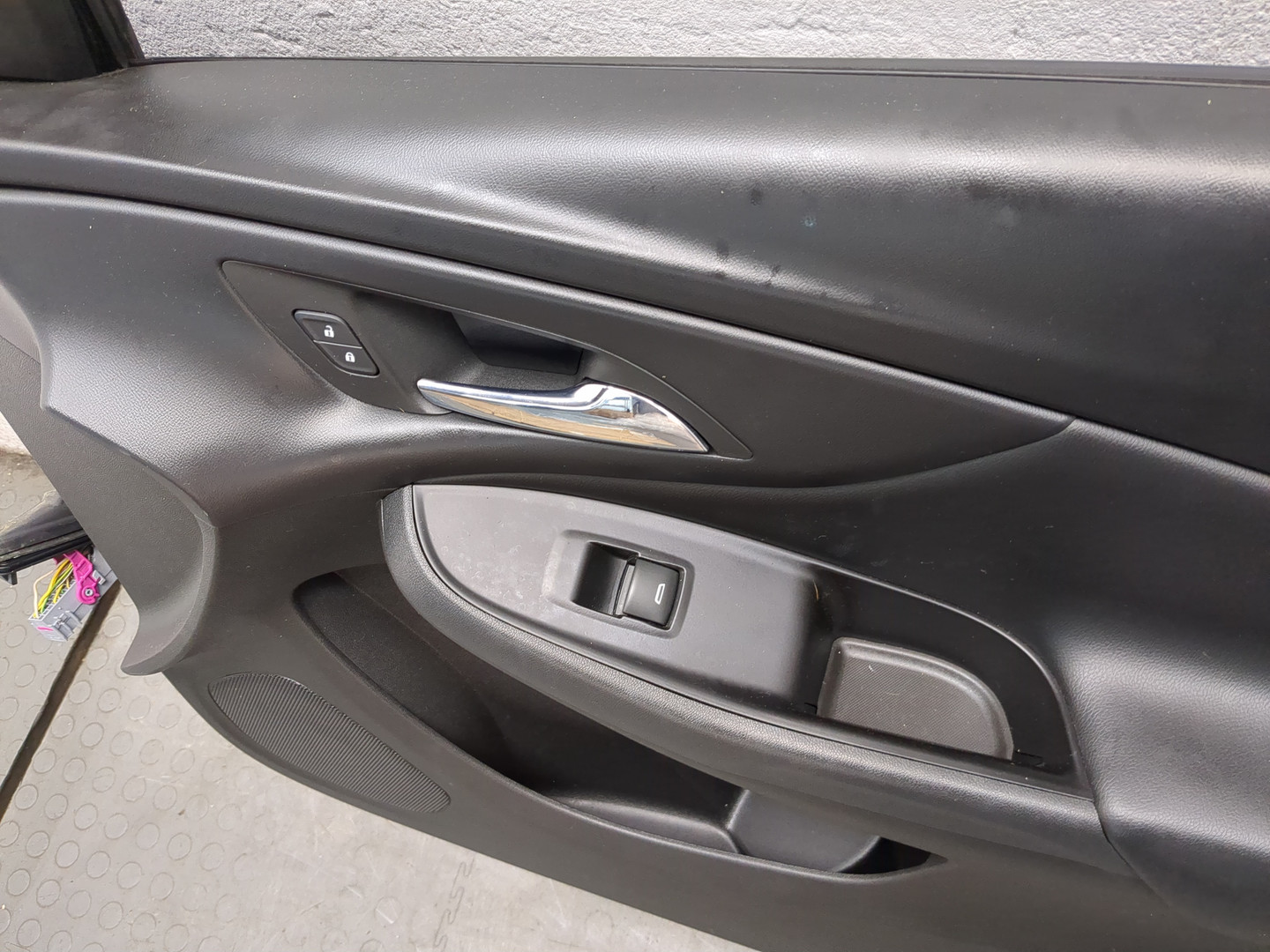 Дверь передняя правая