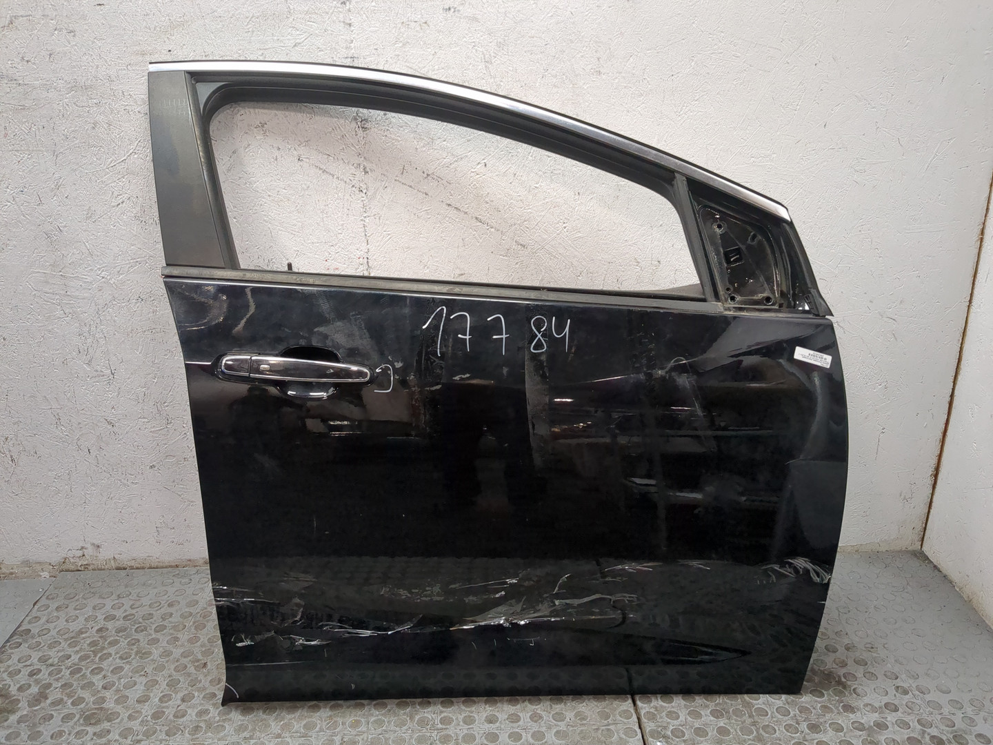 Дверь передняя правая
