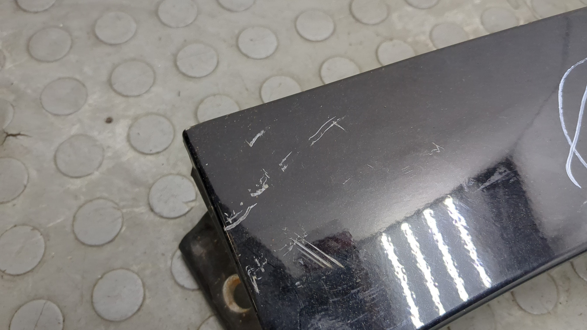 Крыло переднее правое