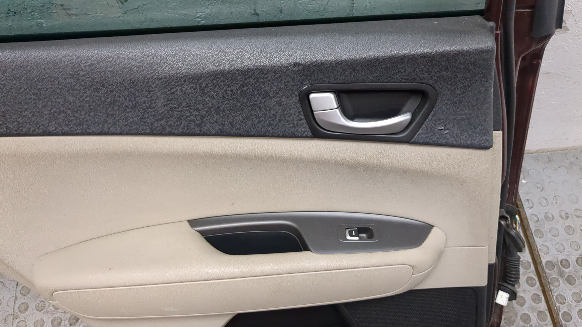 Дверь задняя левая