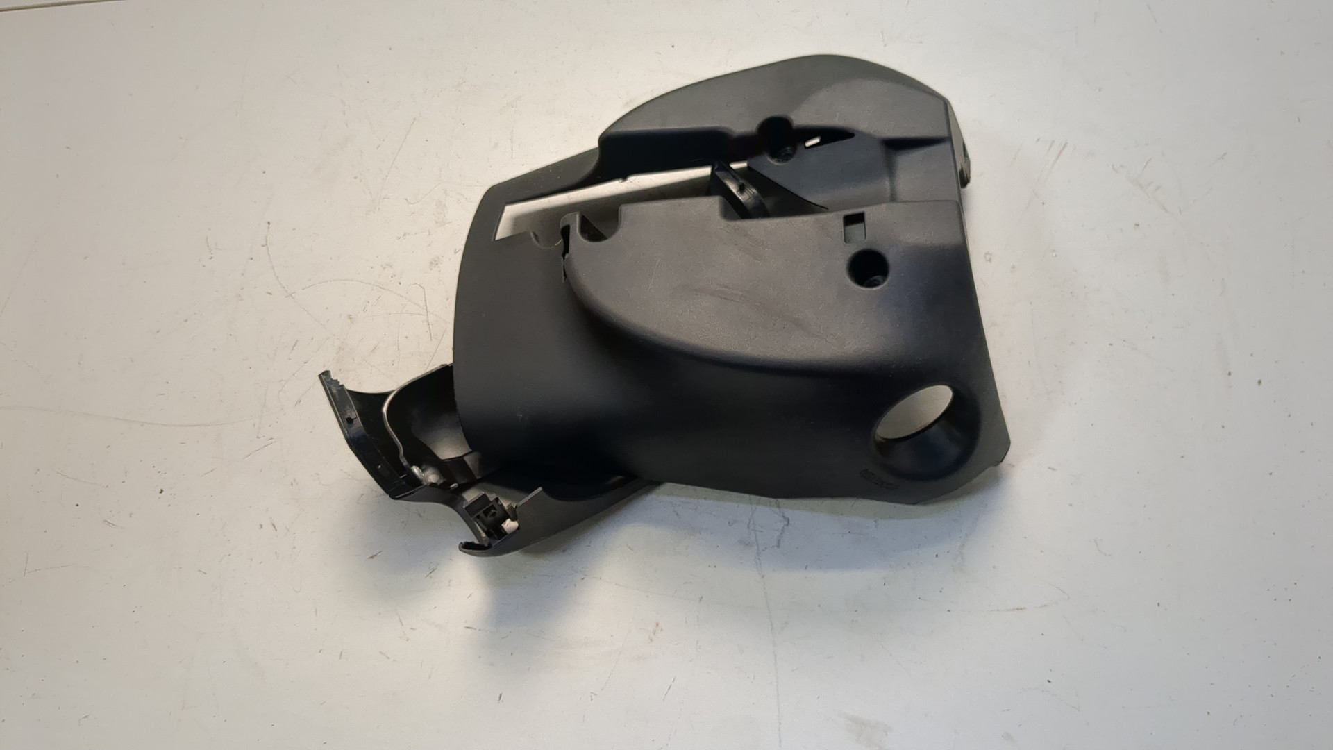 Кожух рулевой колонки