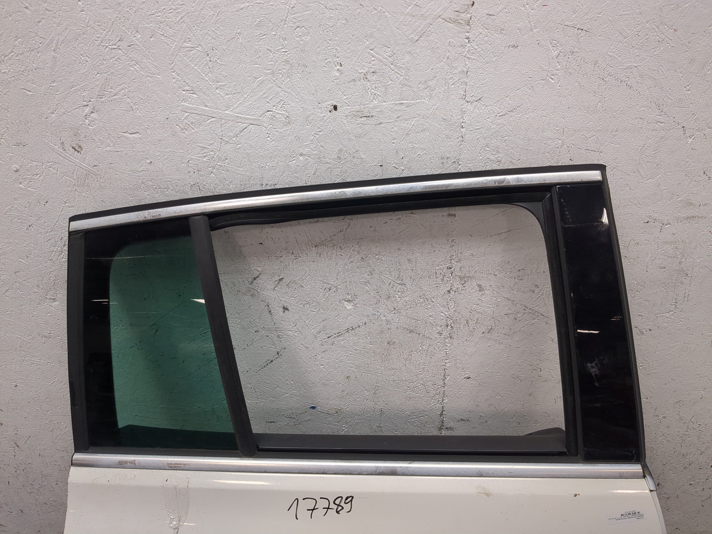 Дверь задняя правая