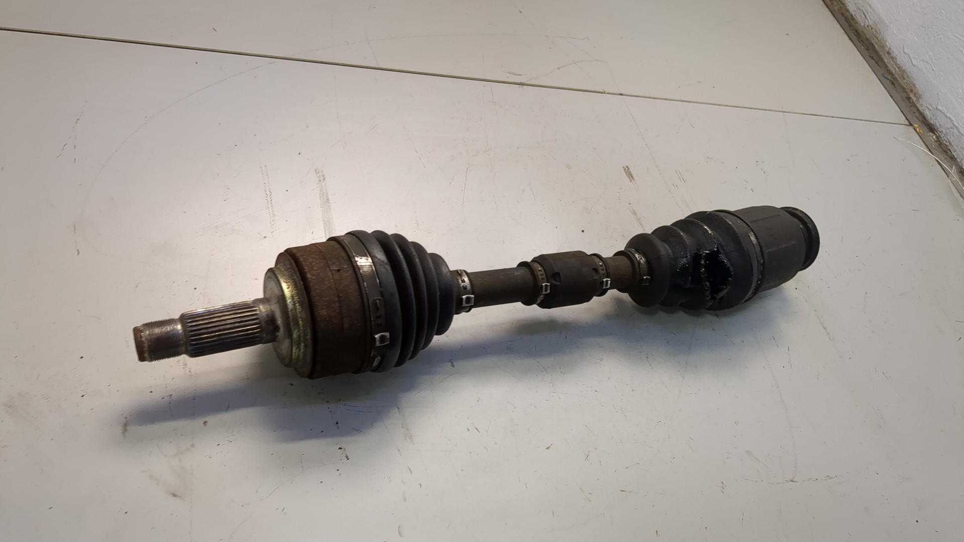 Полуось передняя правая