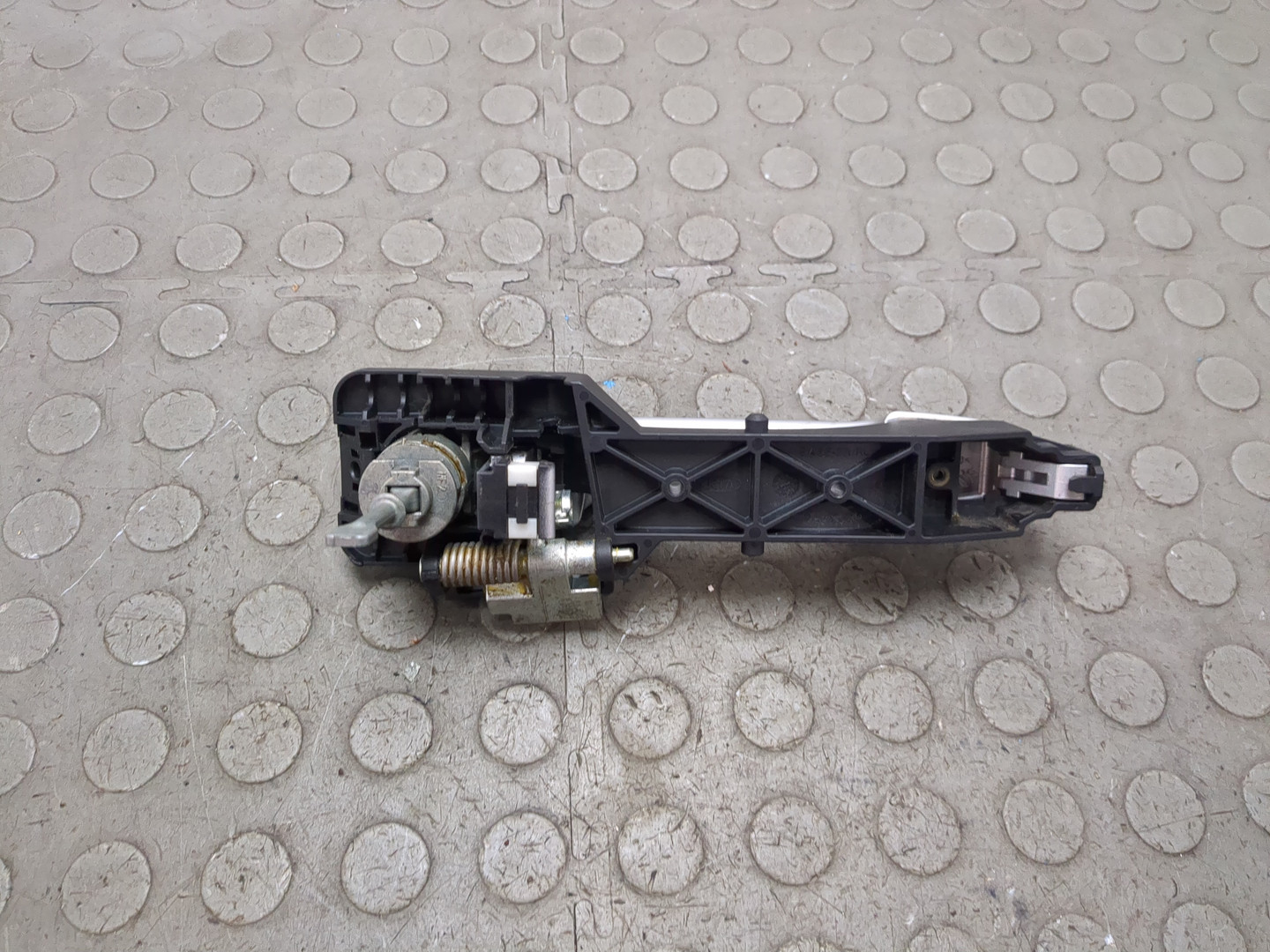 Ручка двери наружная