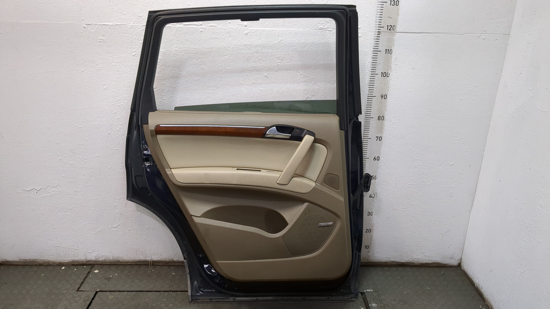 Дверь задняя левая