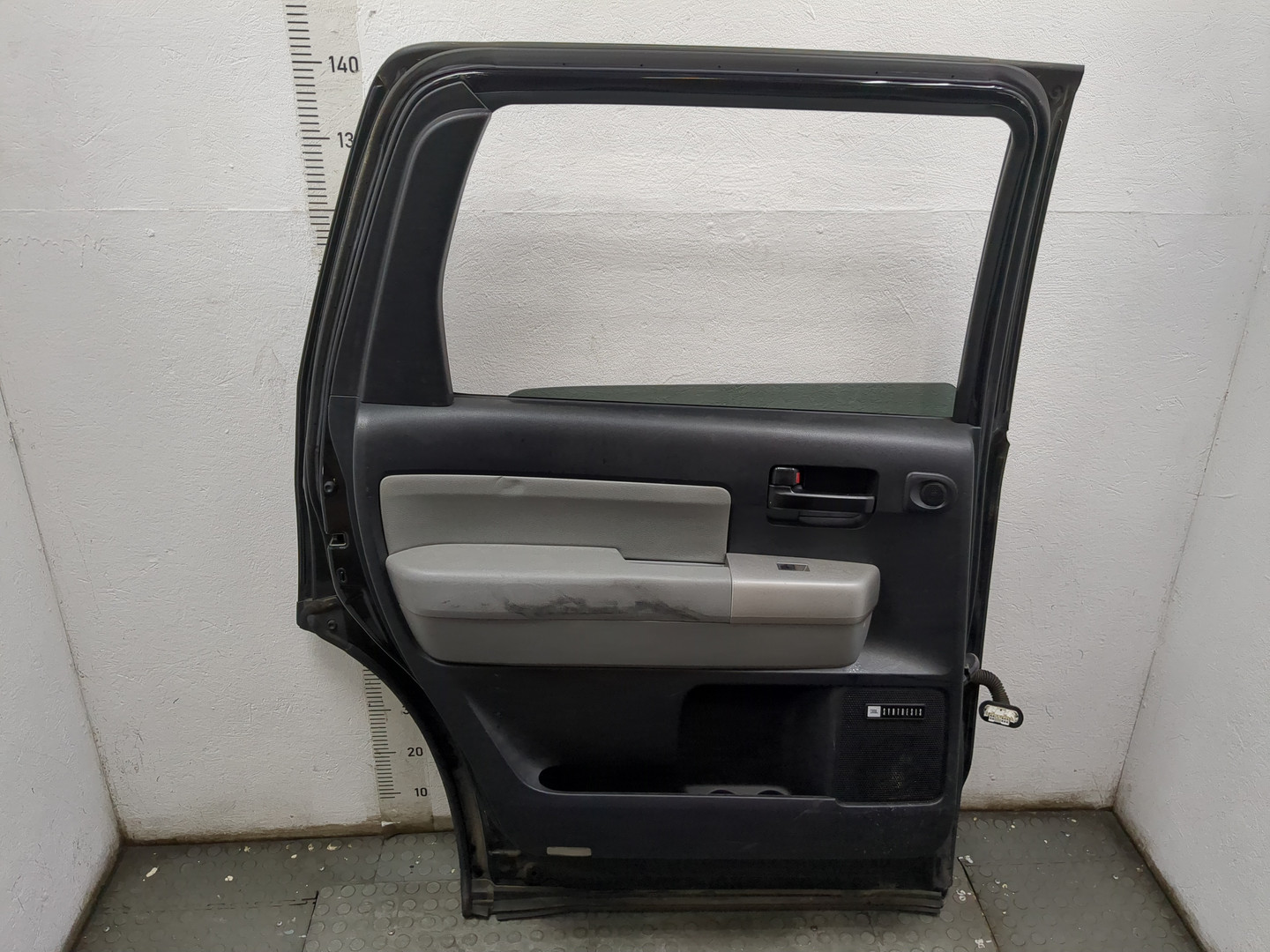 Дверь задняя левая