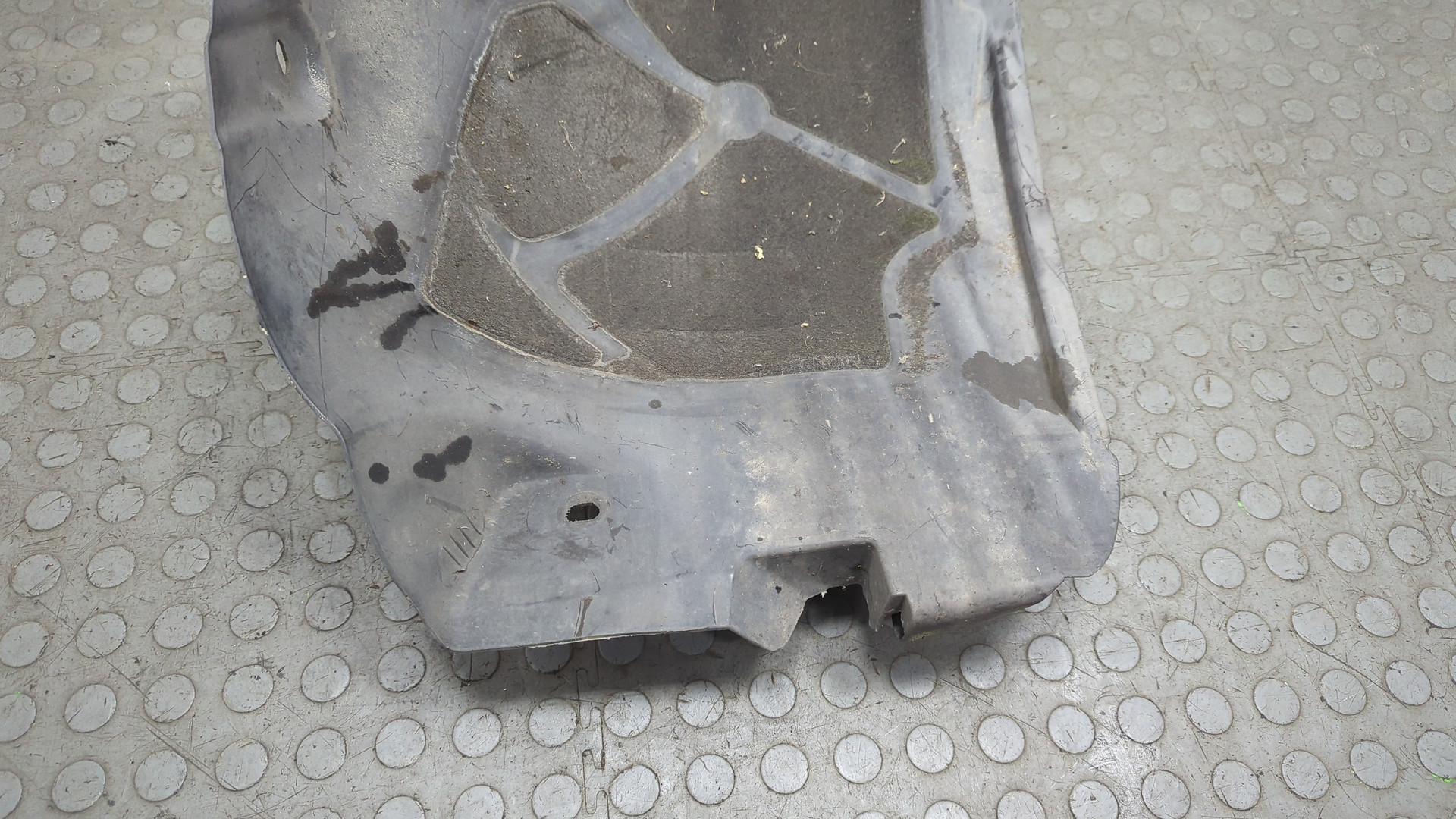 Локер передний левый