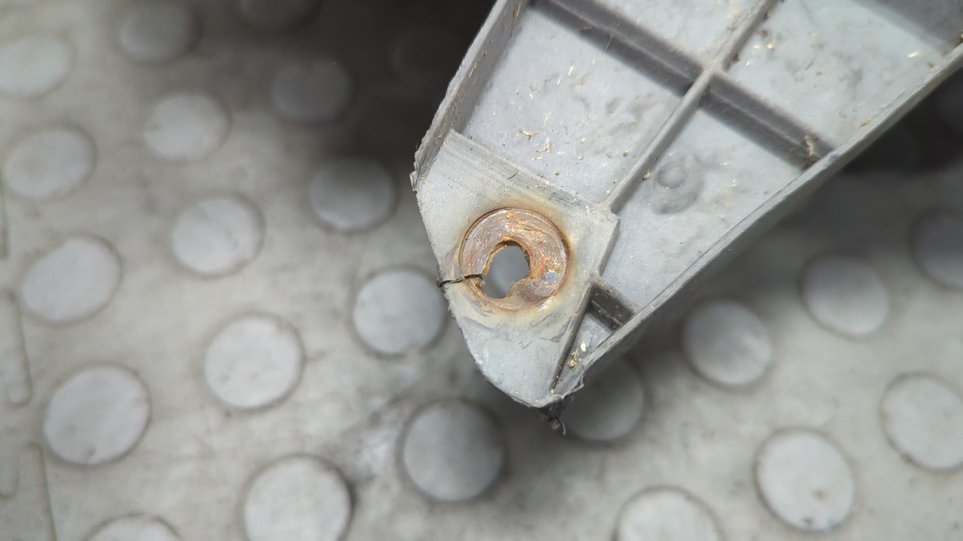 Локер передний левый