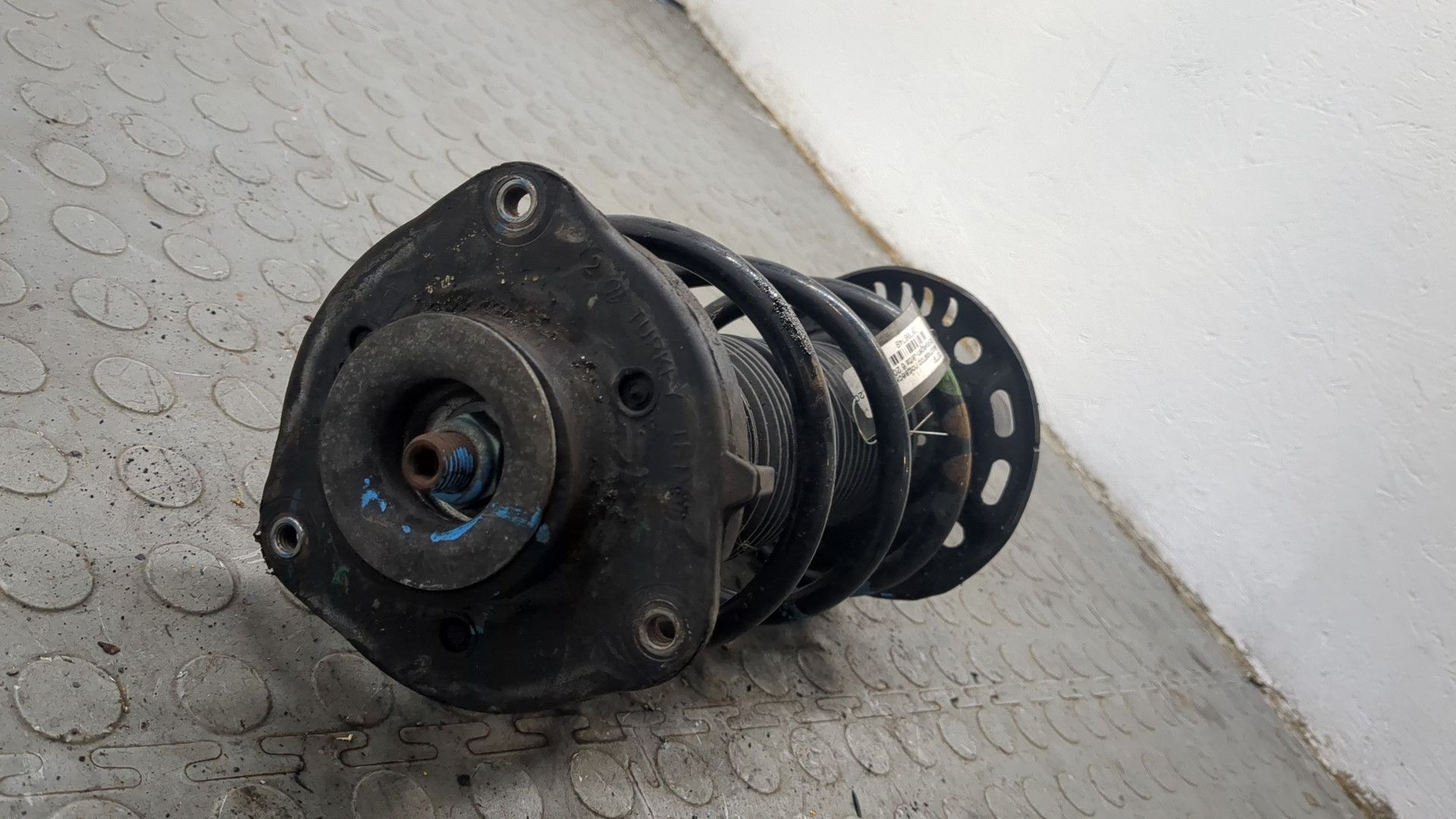 Амортизатор передний