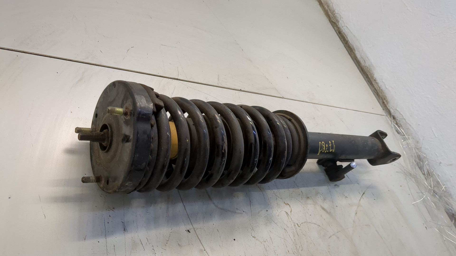 Амортизатор передний