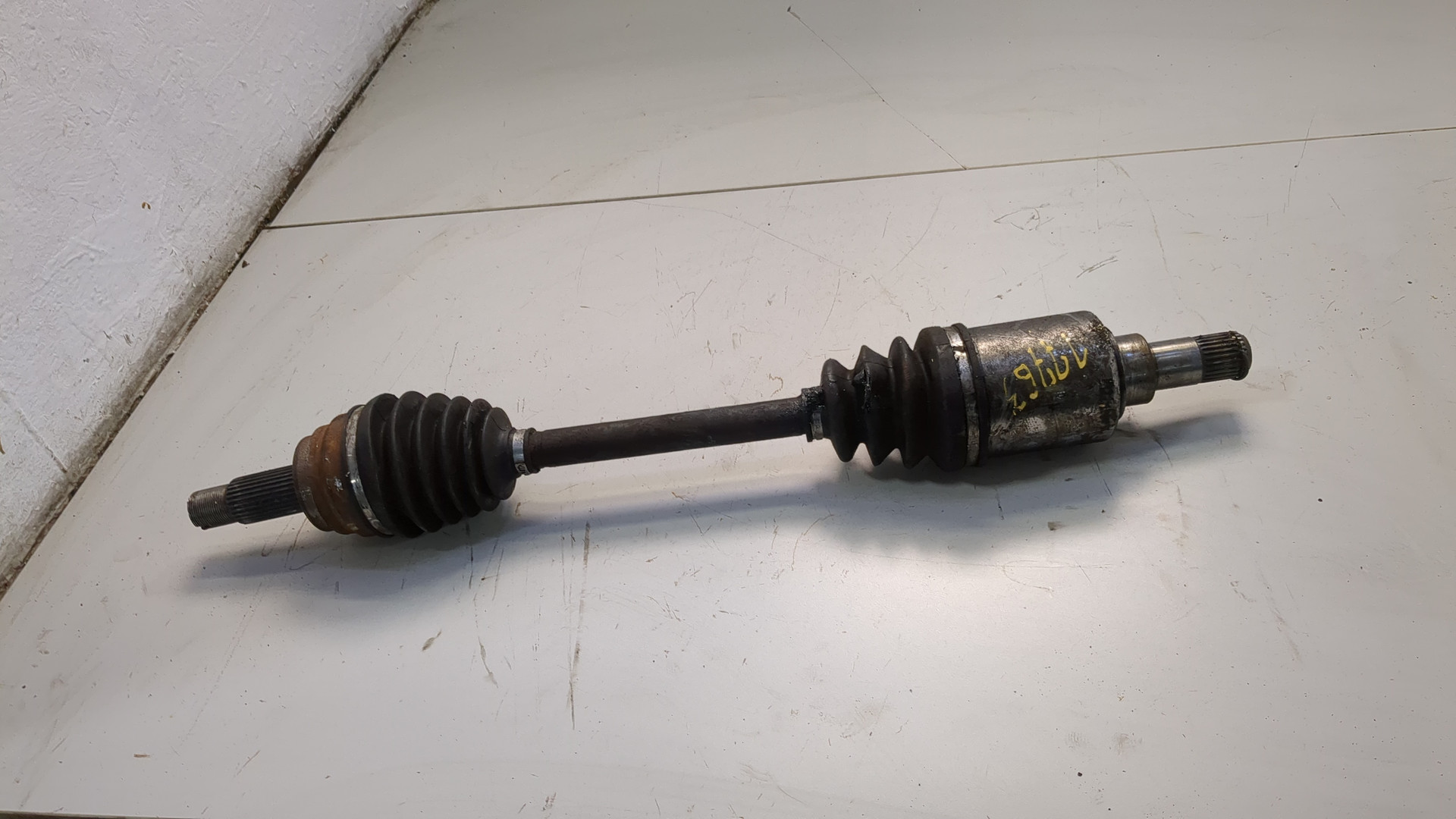 Полуось передняя левая