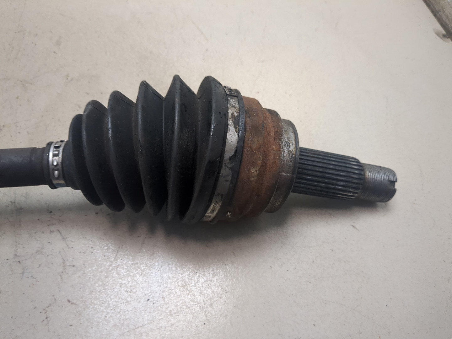 Полуось передняя левая