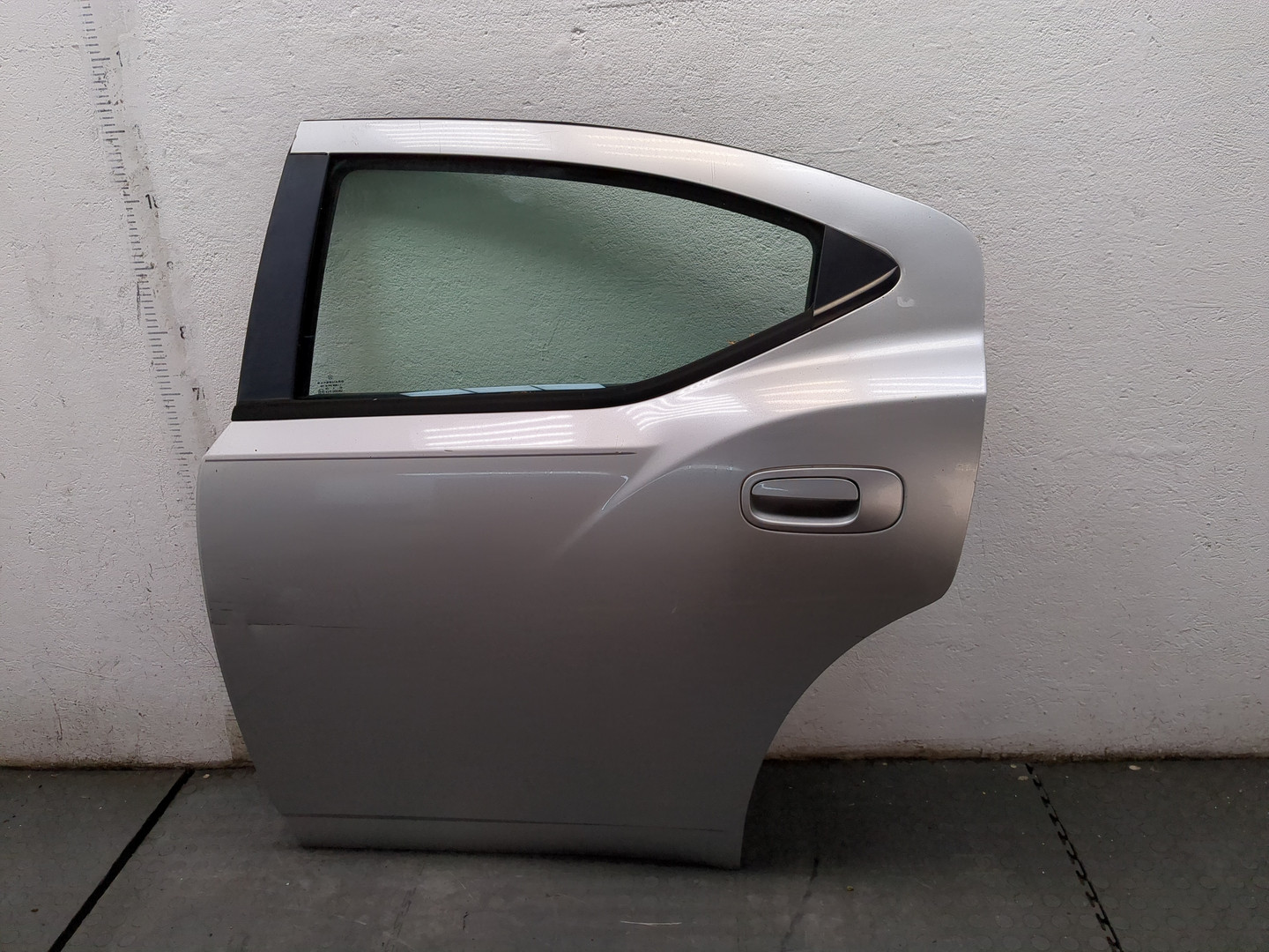 Дверь задняя левая