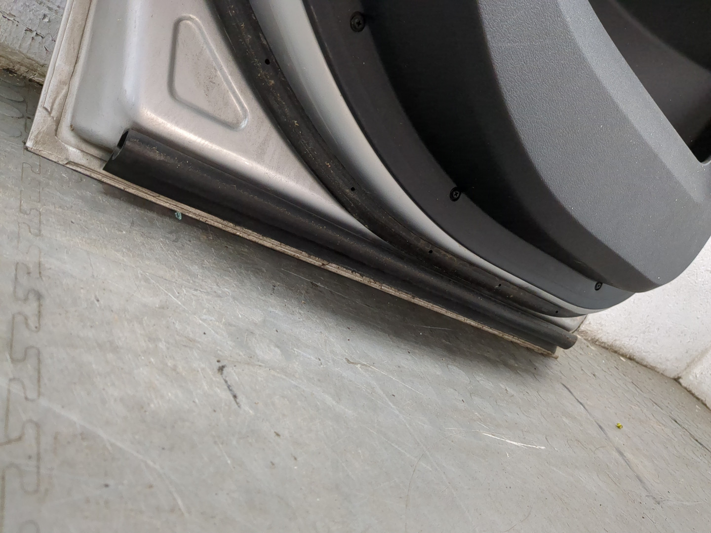 Дверь задняя левая