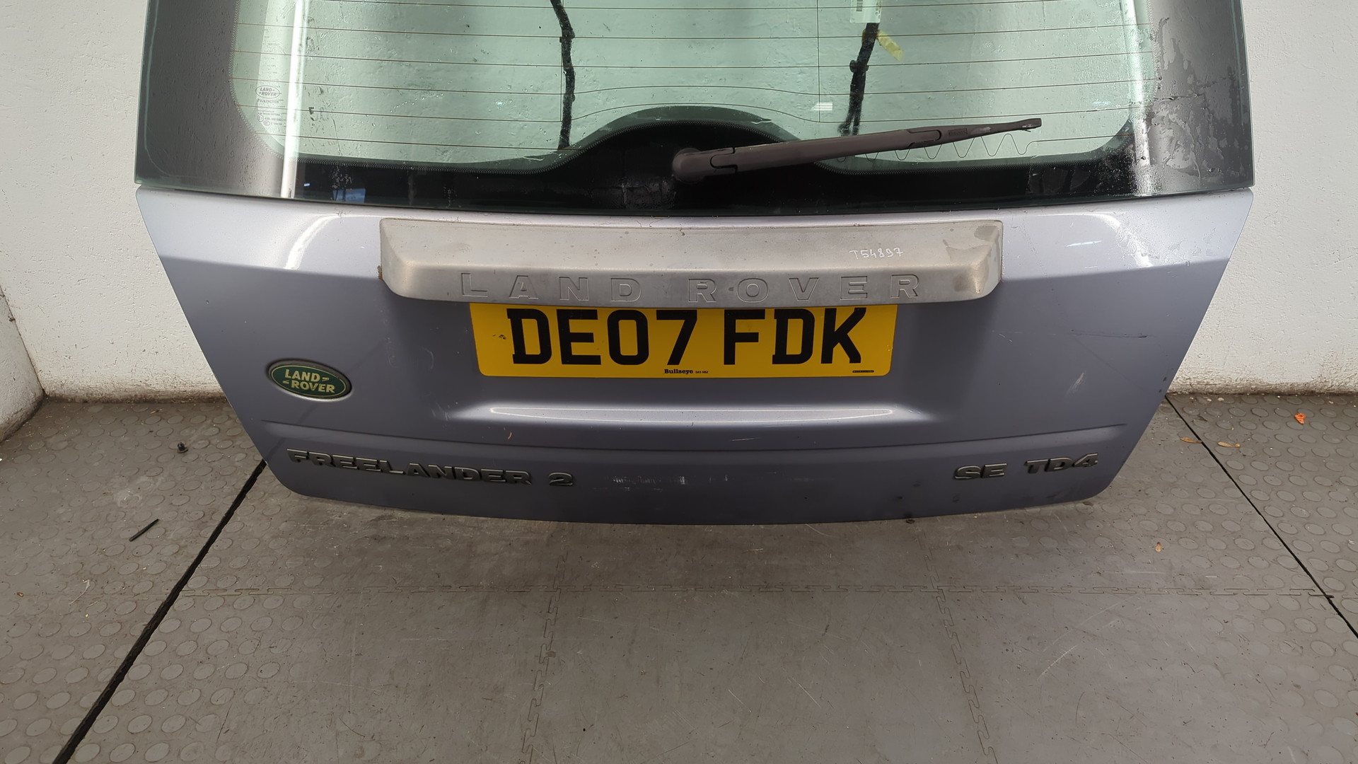 Дверь багажника