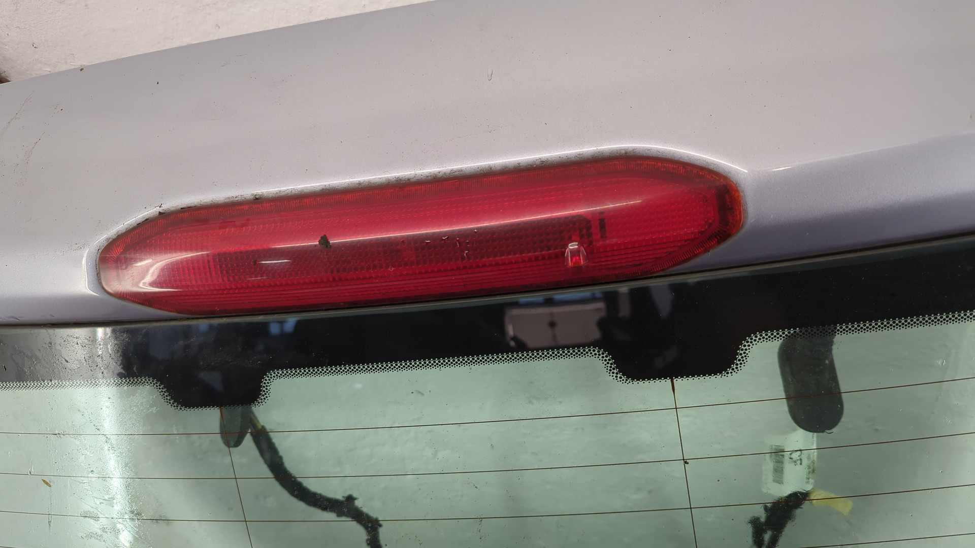 Дверь багажника