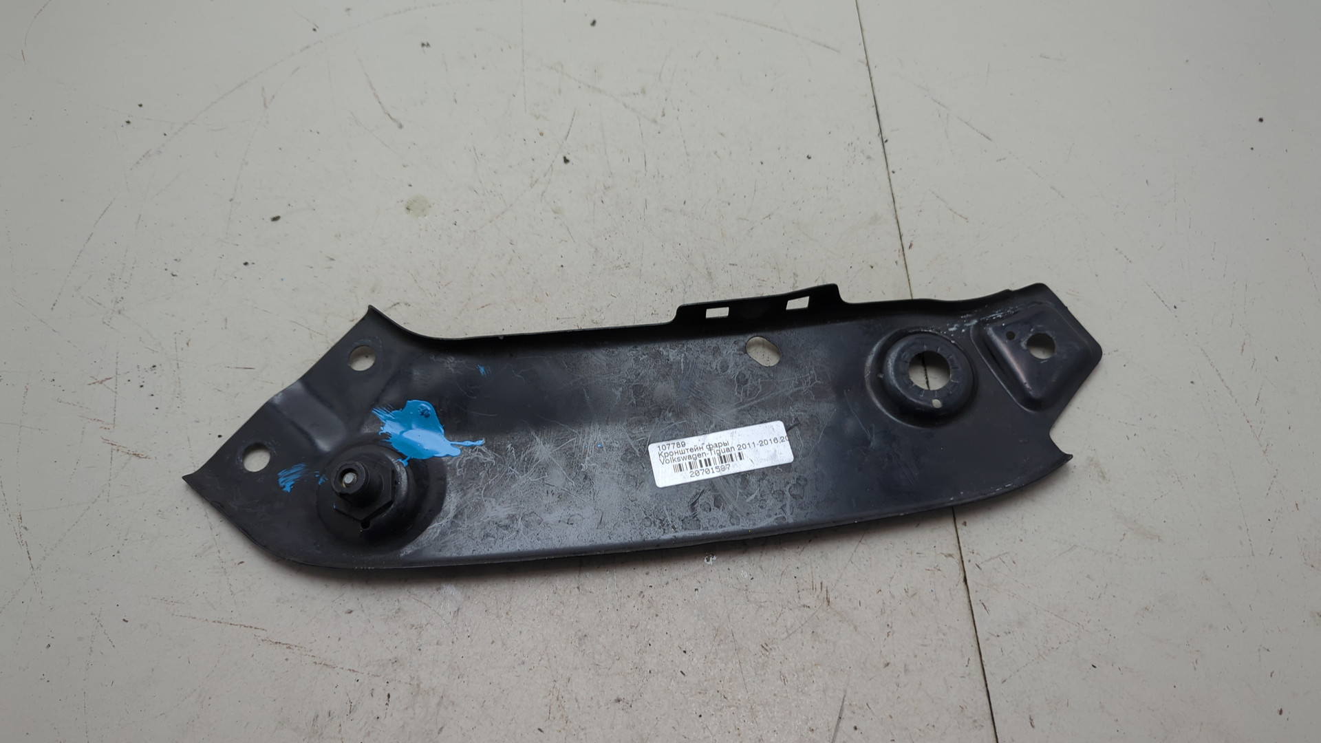 Кронштейн фар правый