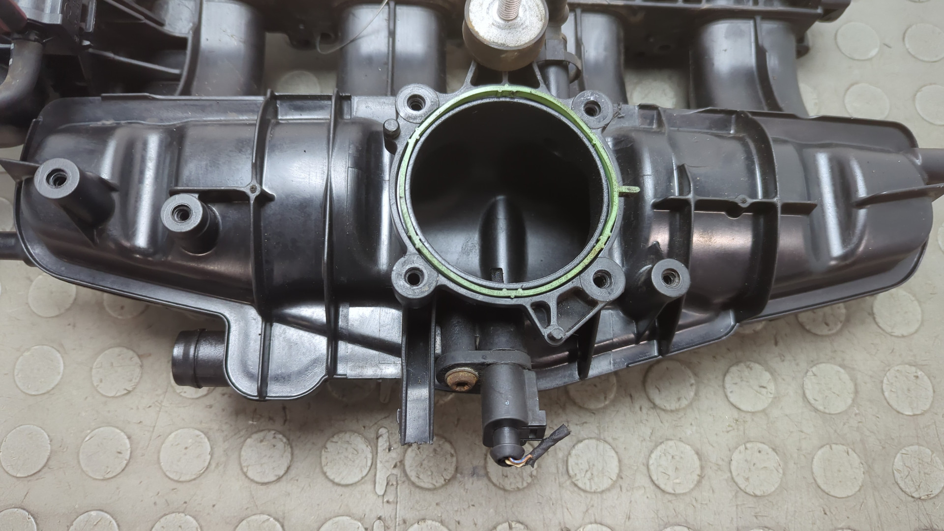 Коллектор впускной