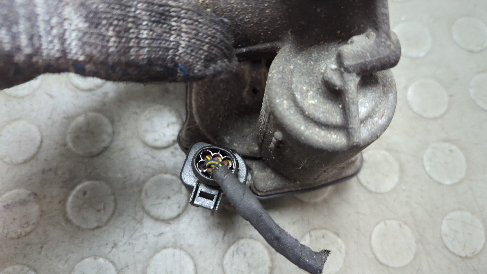 Заслонка дроссельная электрическая