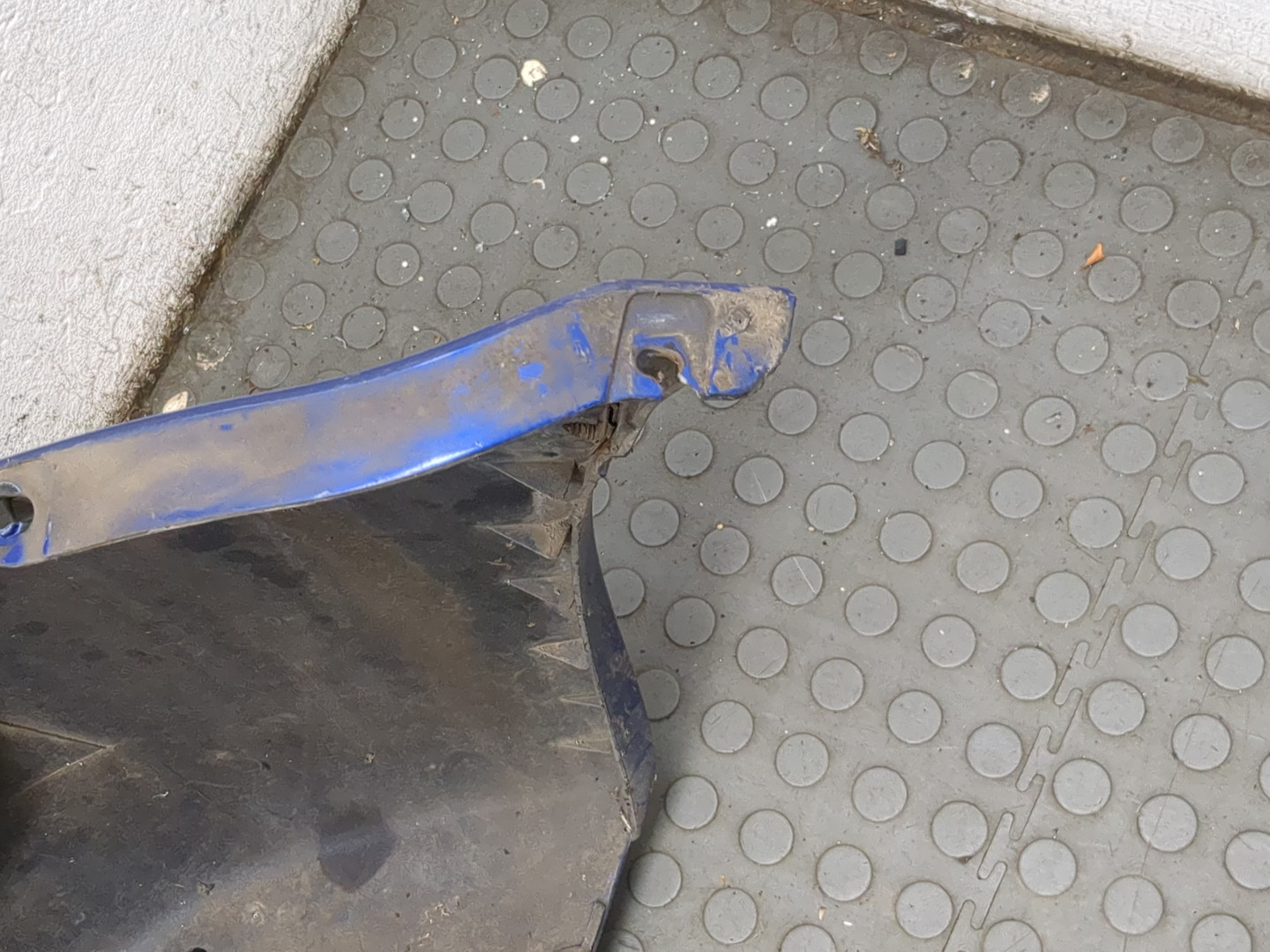 Бампер передний