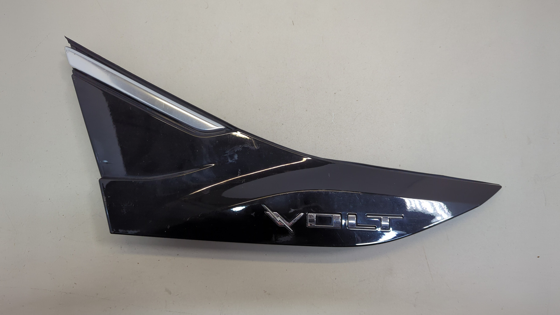 Накладка переднего крыла правого