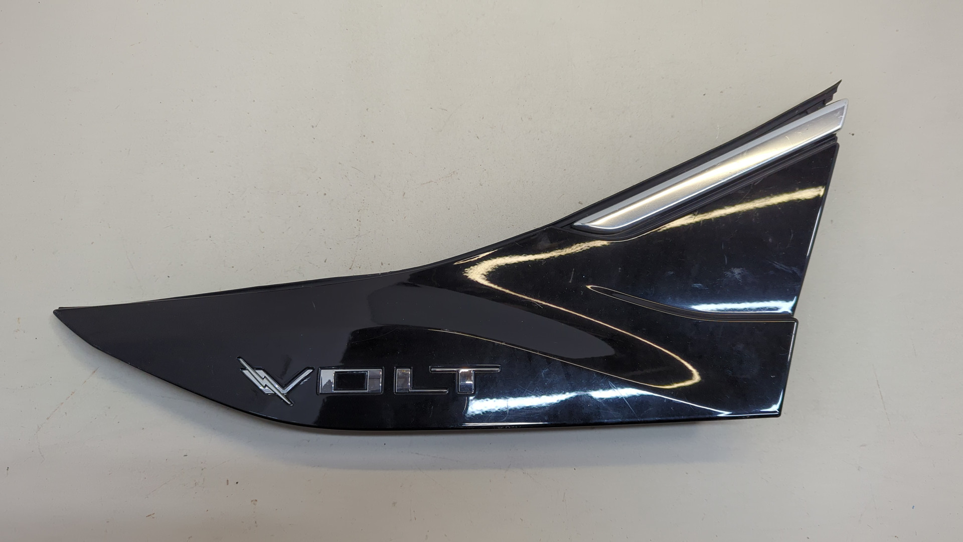 Накладка переднего крыла левого