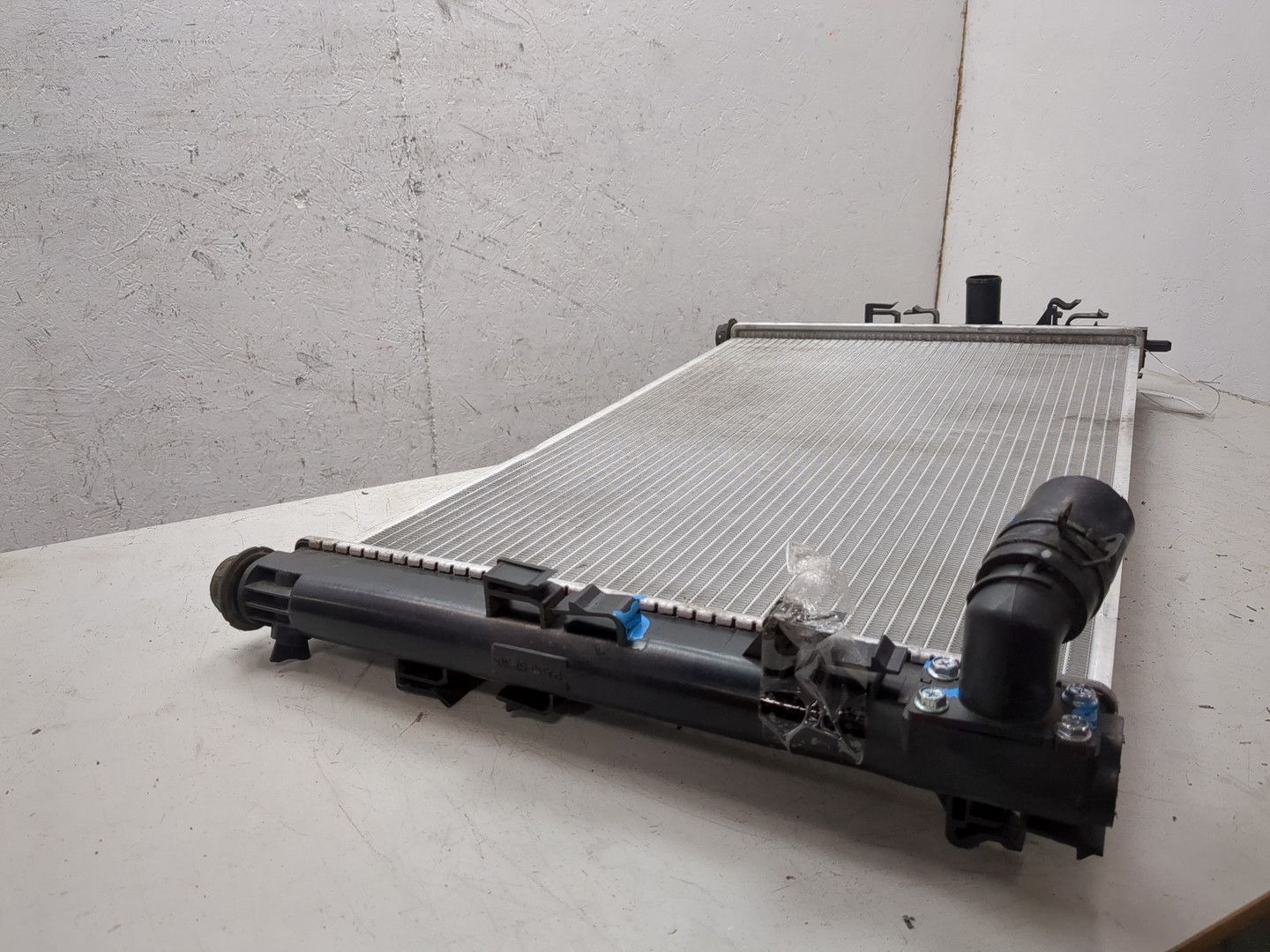 Радиатор охлаждения двигателя основной