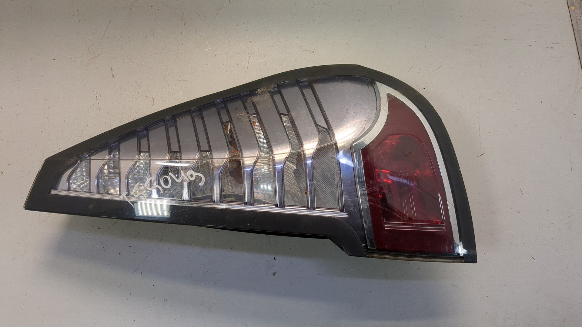 Фонарь задний правый