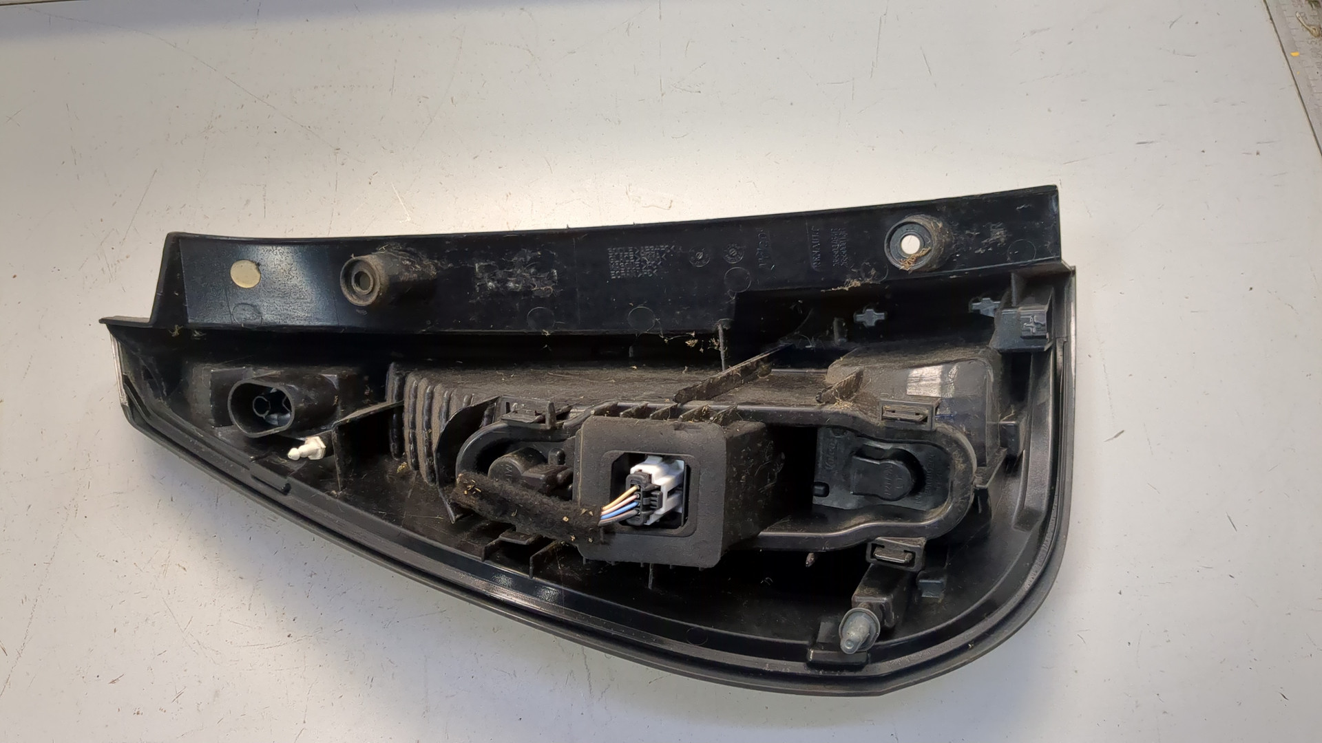 Фонарь задний правый