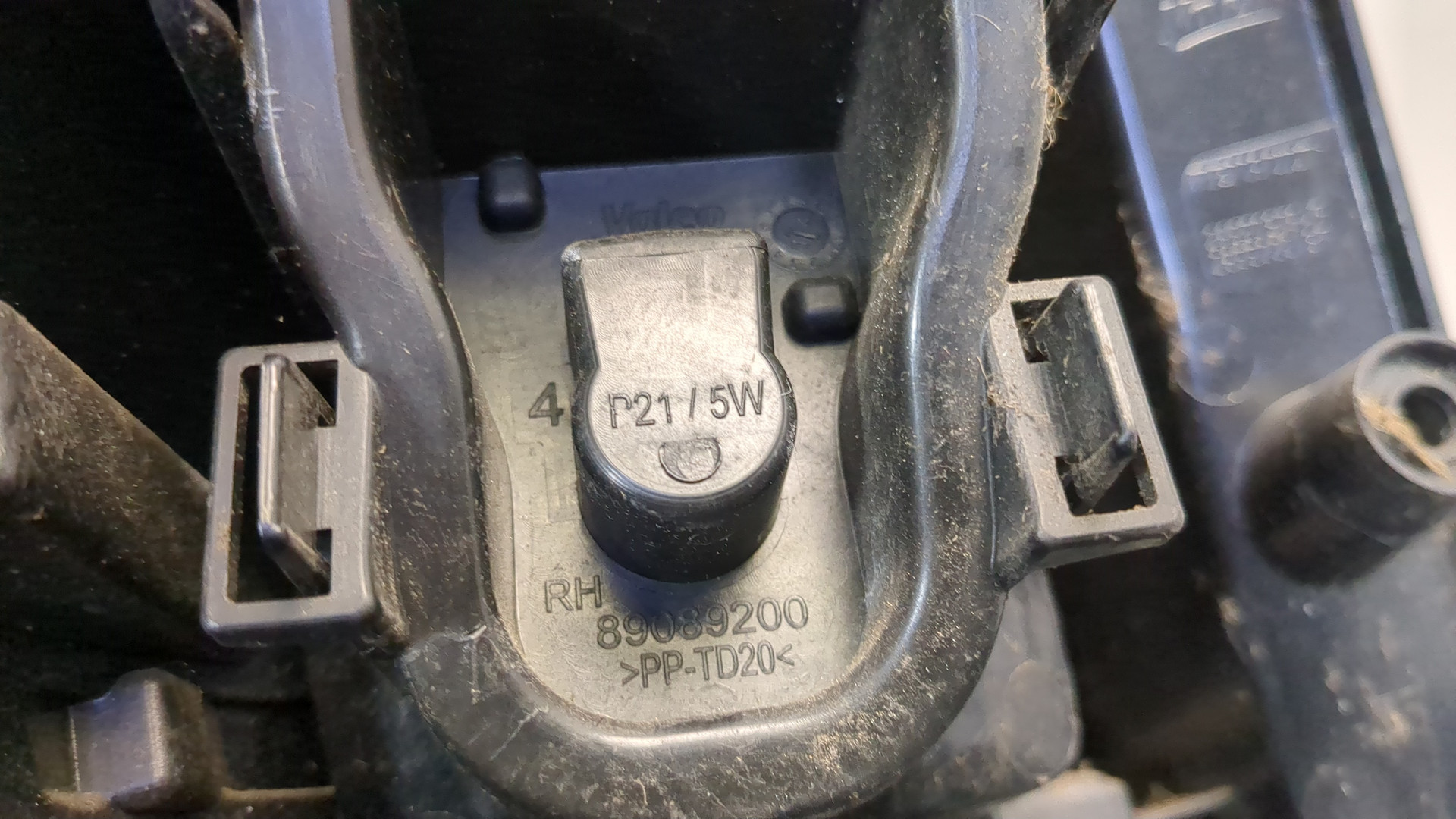 Фонарь задний правый