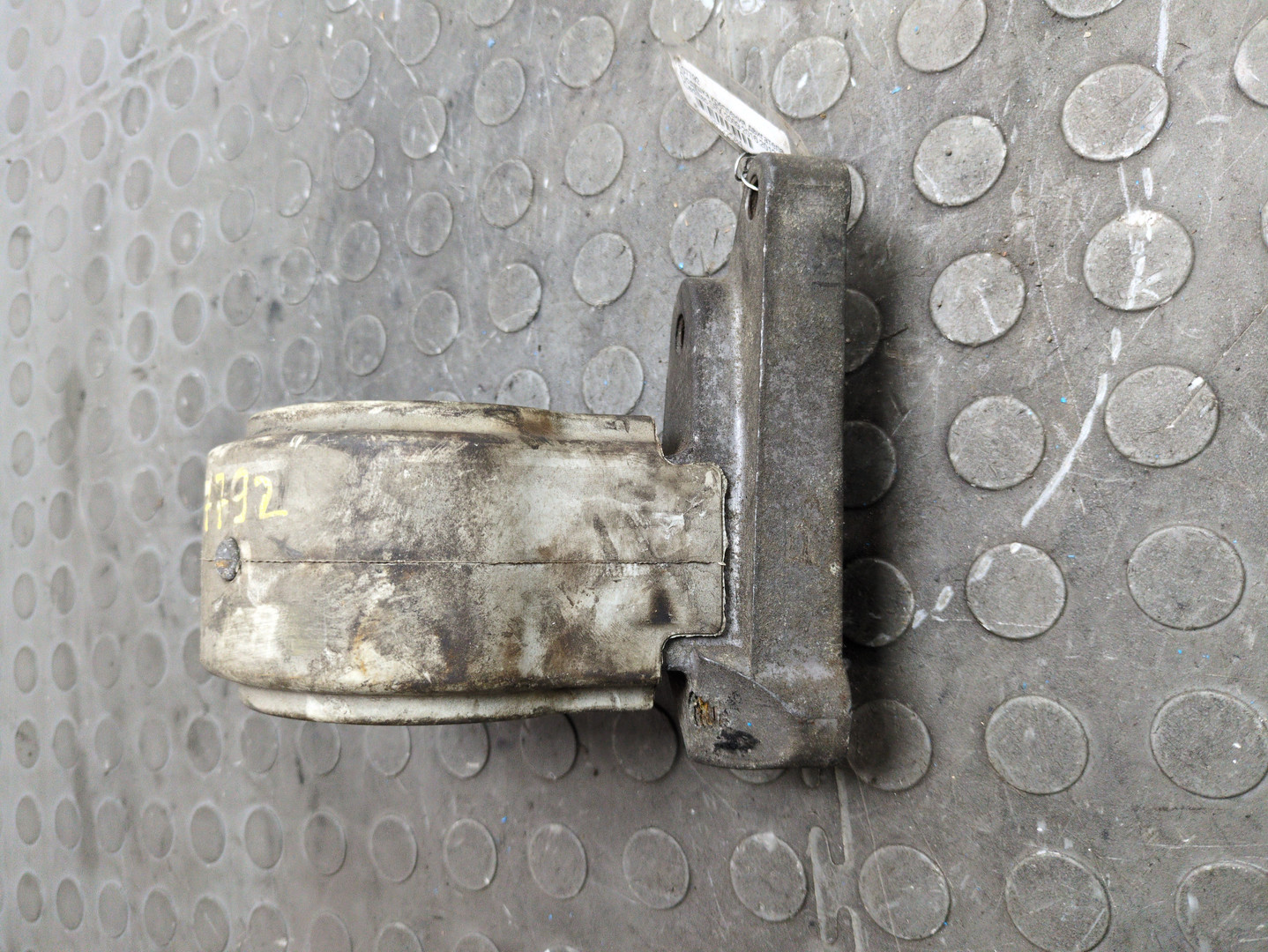 Опора двигателя