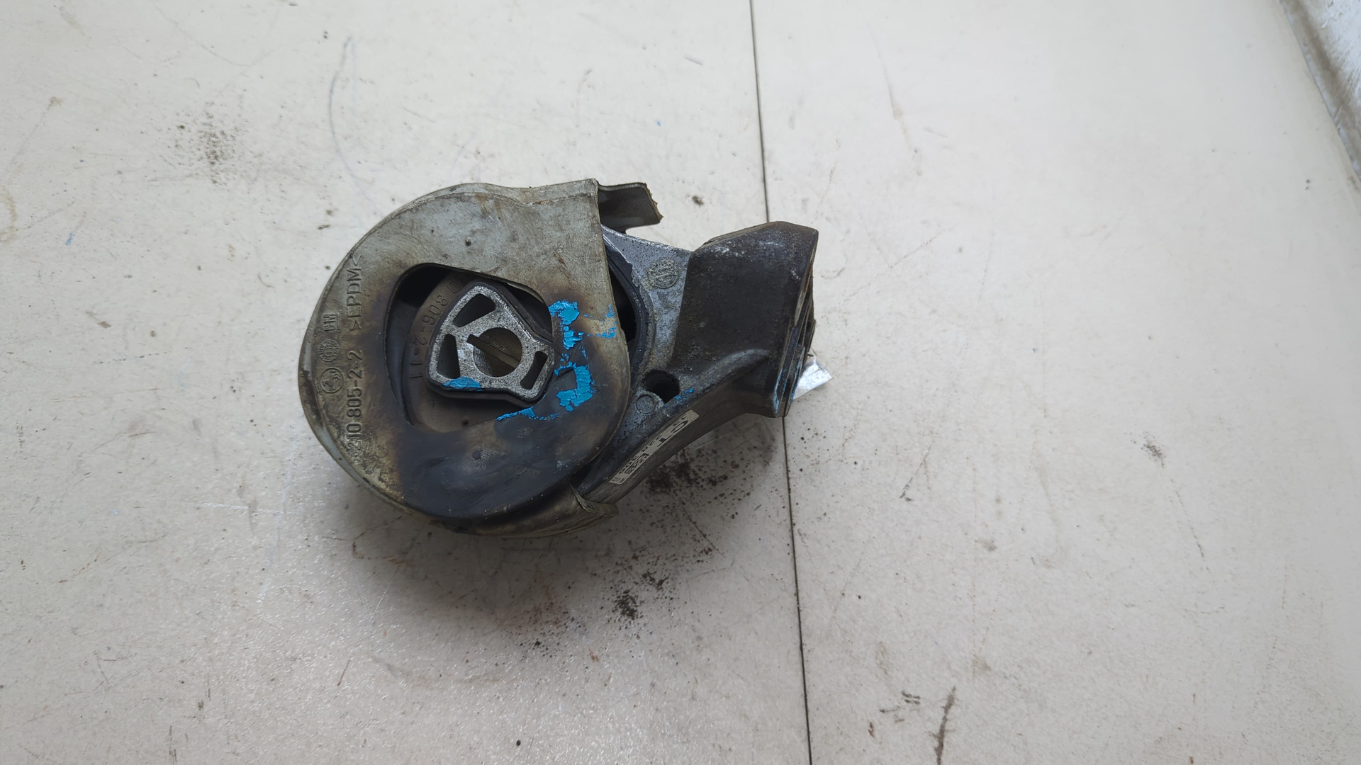 Опора двигателя