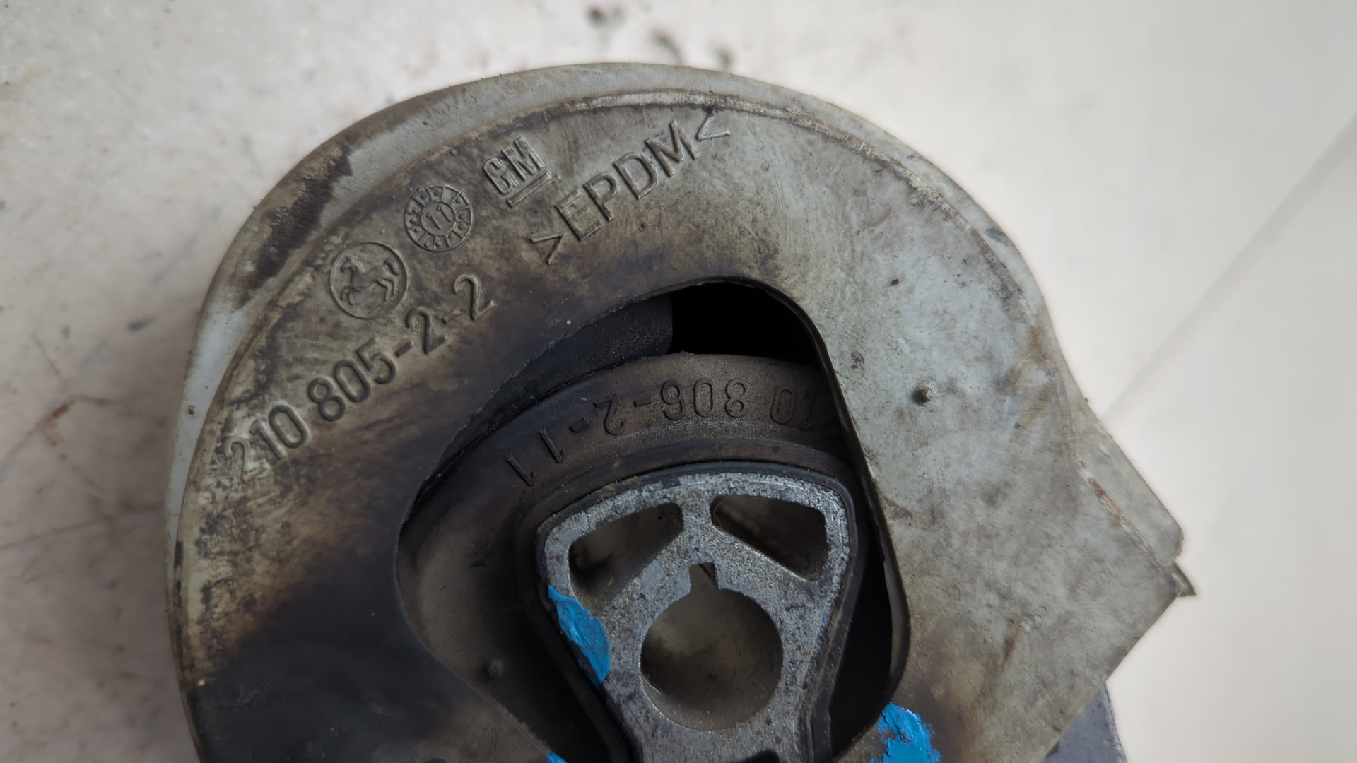 Опора двигателя