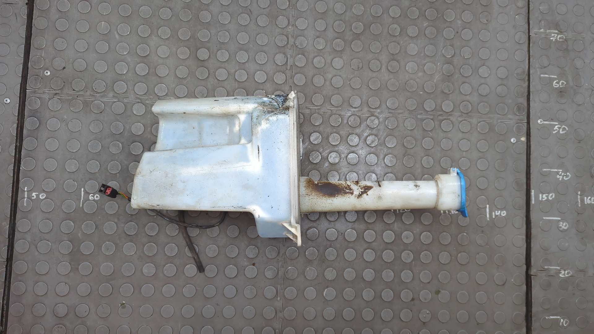 Бачок омывателя лобового стекла