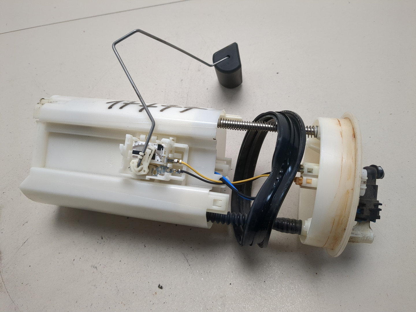 Насос топливный электрический