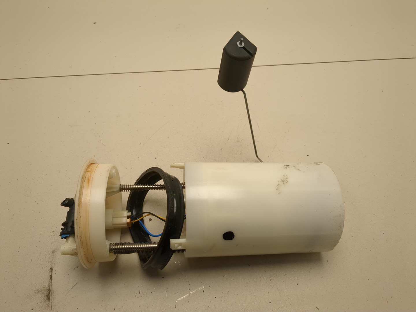 Насос топливный электрический