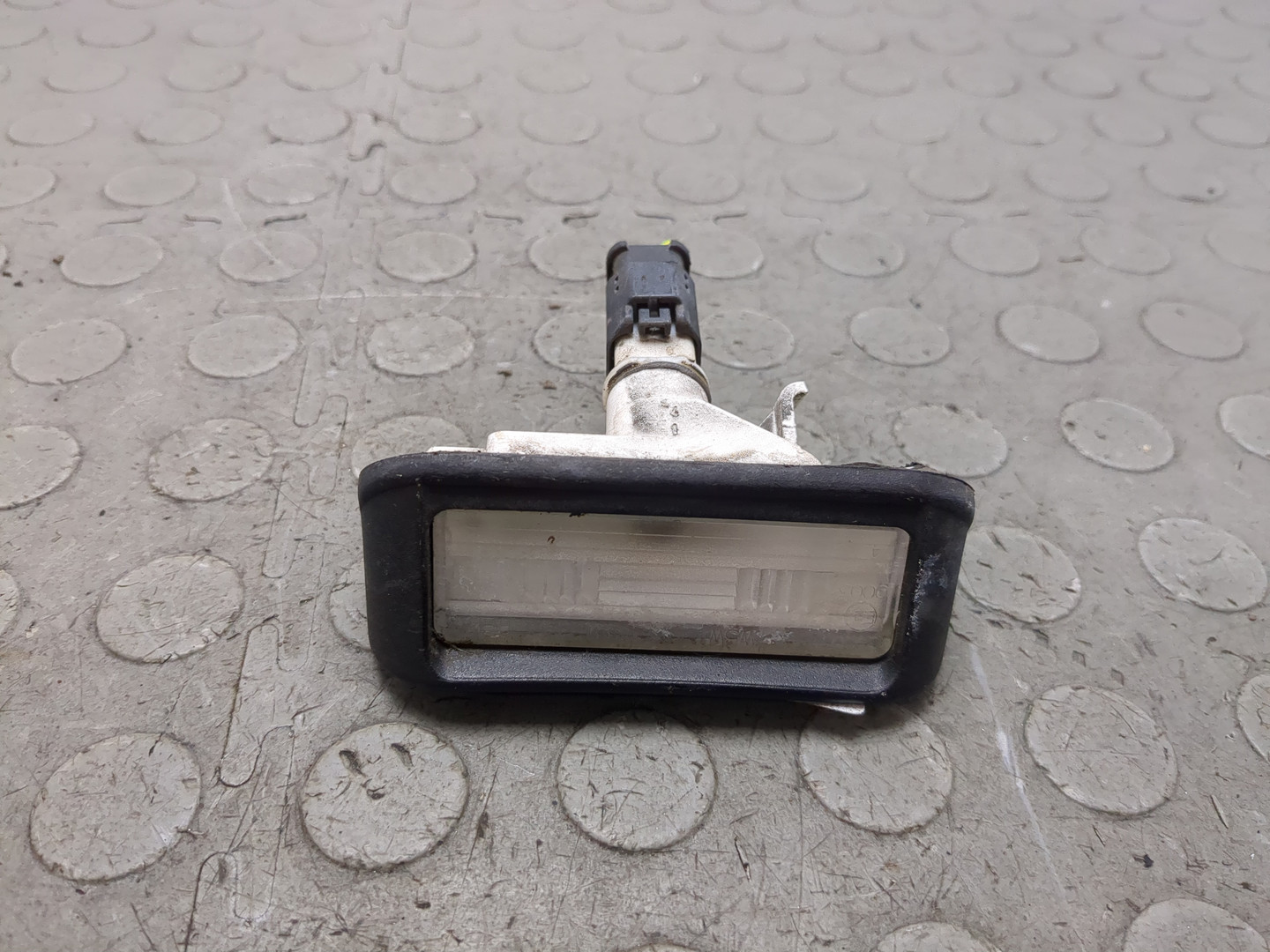 Фонарь подсветки номера