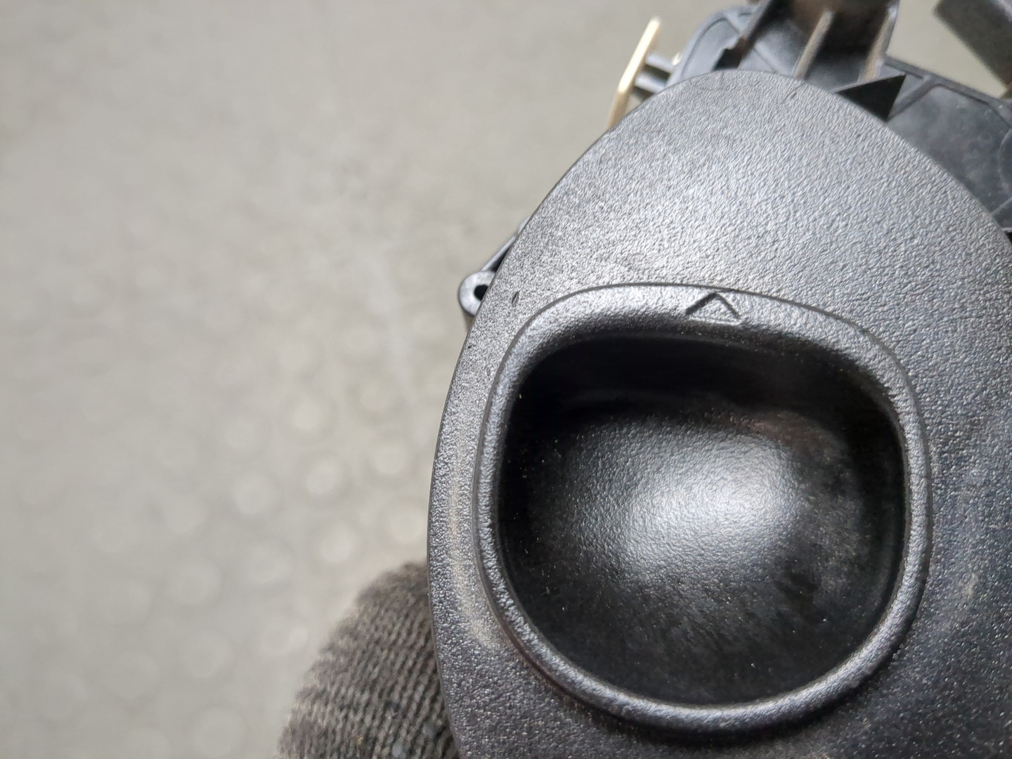 Замок двери задней левой