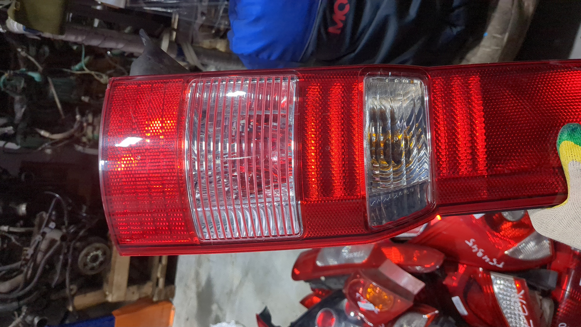 Фонарь задний правый