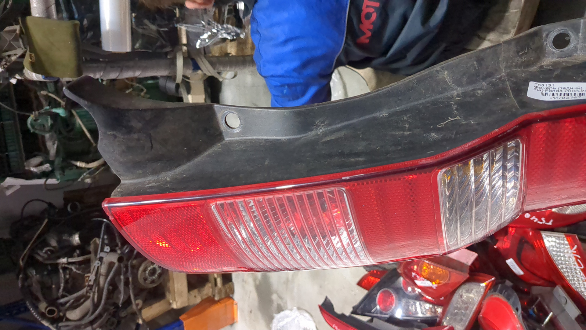 Фонарь задний правый