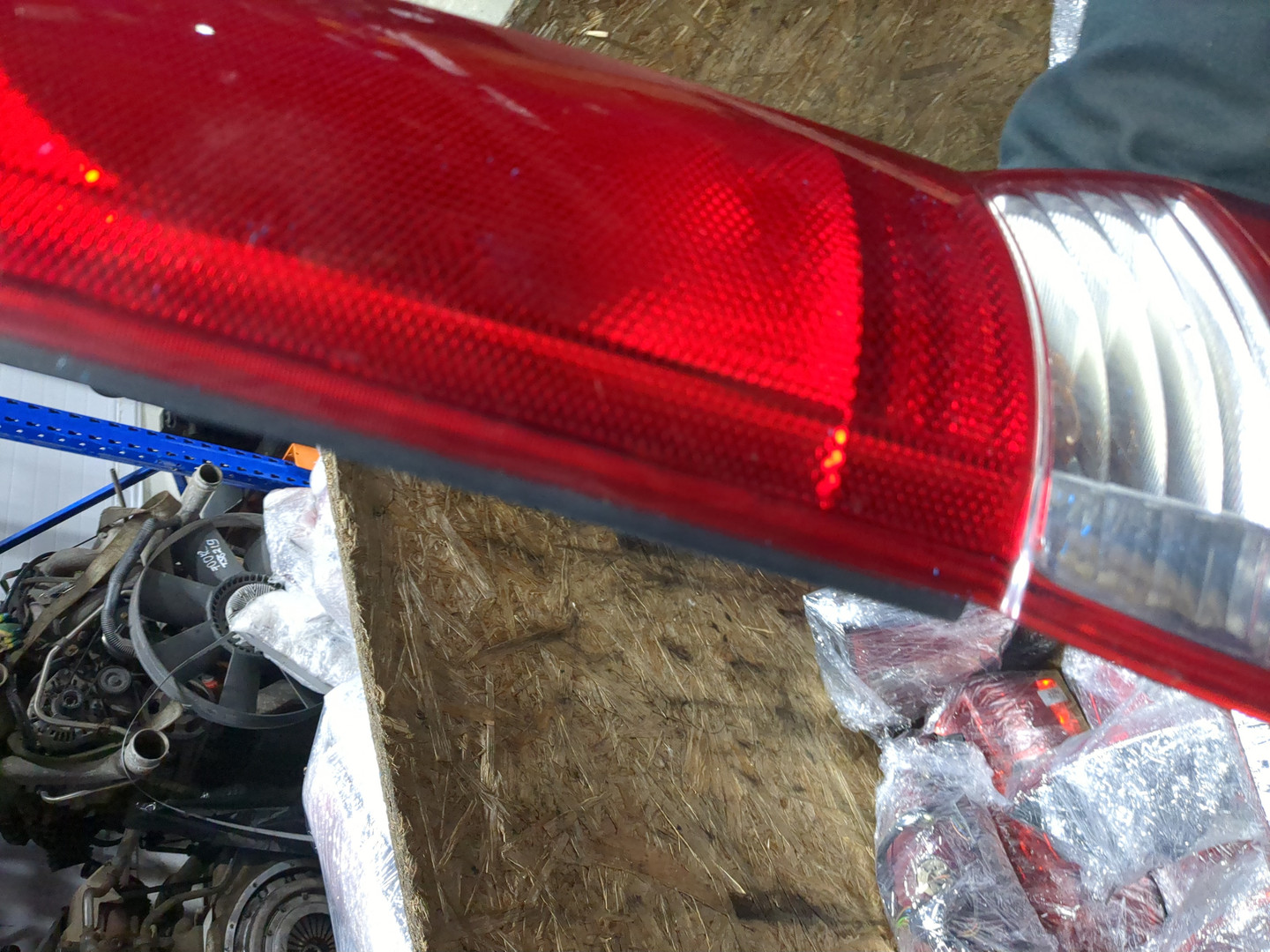 Фонарь задний левый