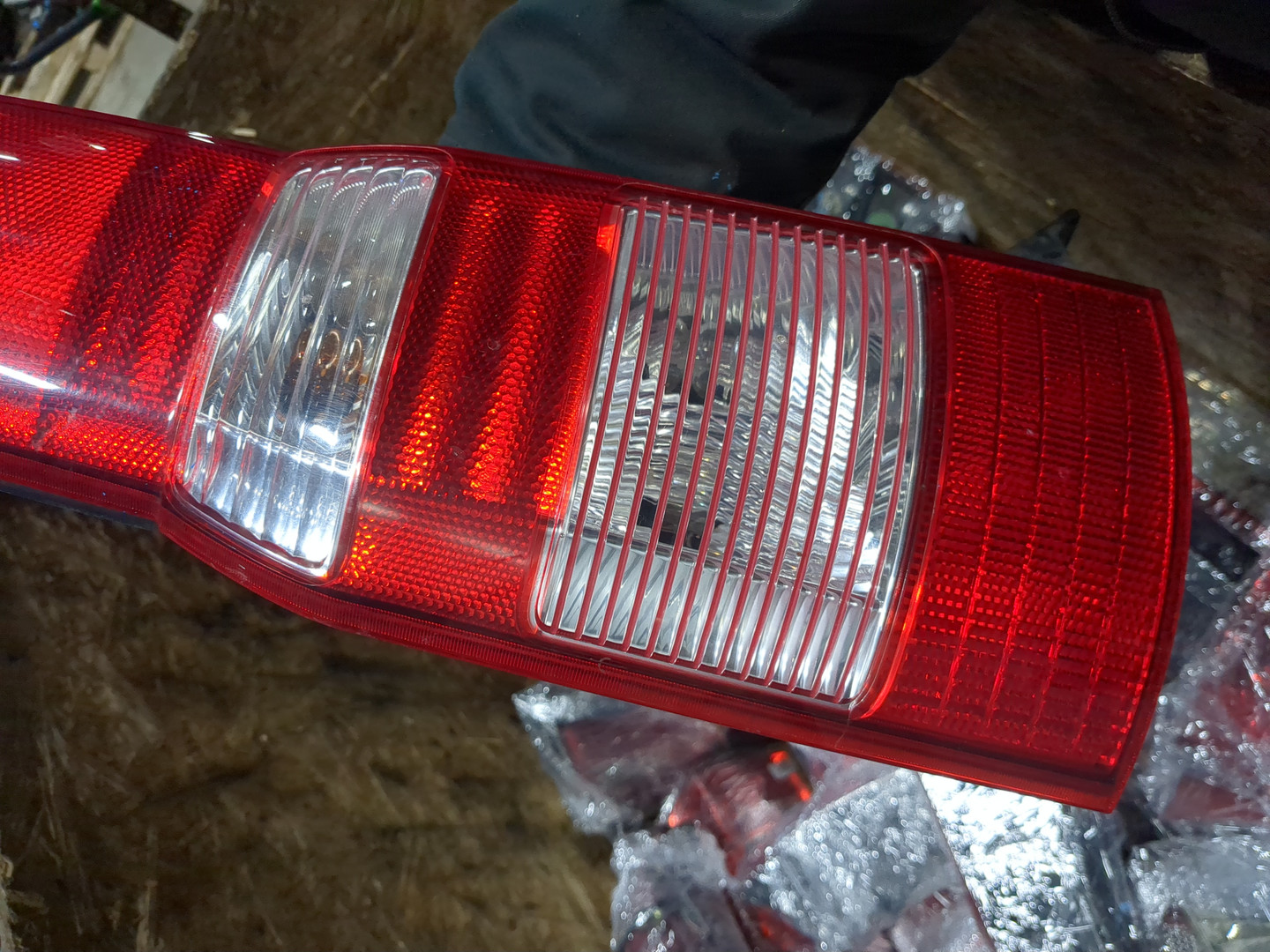 Фонарь задний левый