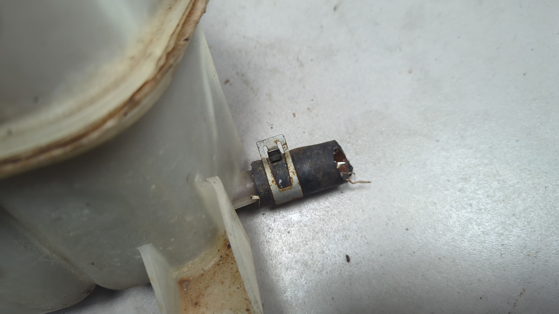 Бачок расширительный