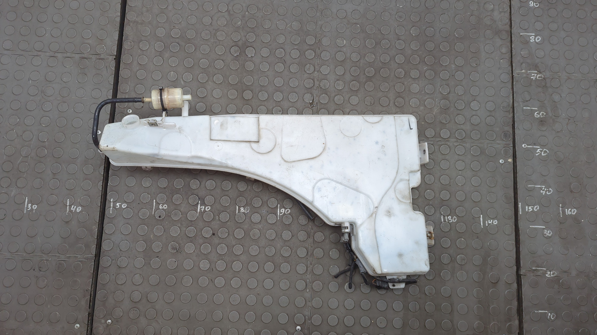 Бачок омывателя лобового стекла